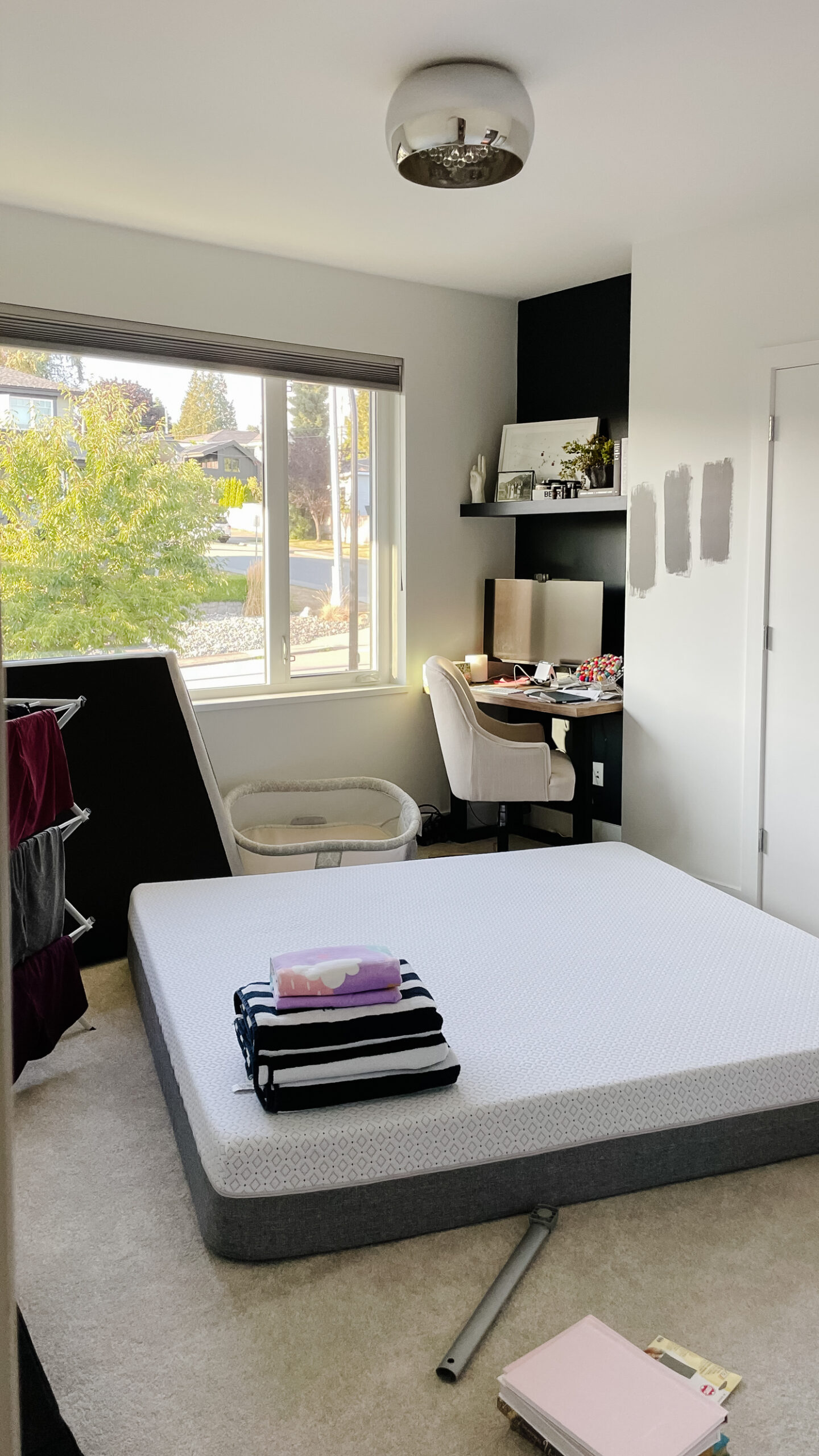 the home of the home office 2.0 is in this spare bedroom which has a mattress on the floor and stuff everywhere!